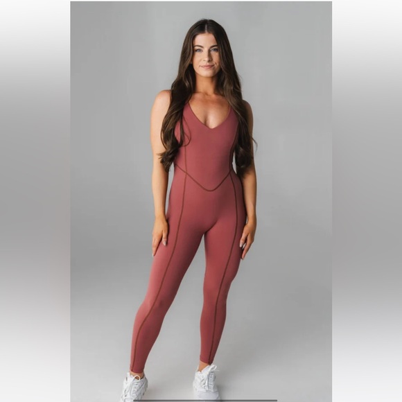 Cross back jumpsuit (worn twice) - Picture 4 of 5